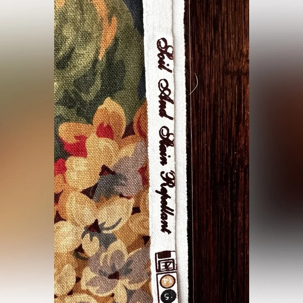 2 Yards 54" Wide Unpholstery Fabric Raymond Waites Antique Garden Pattern Floral - Picture 4 of 6